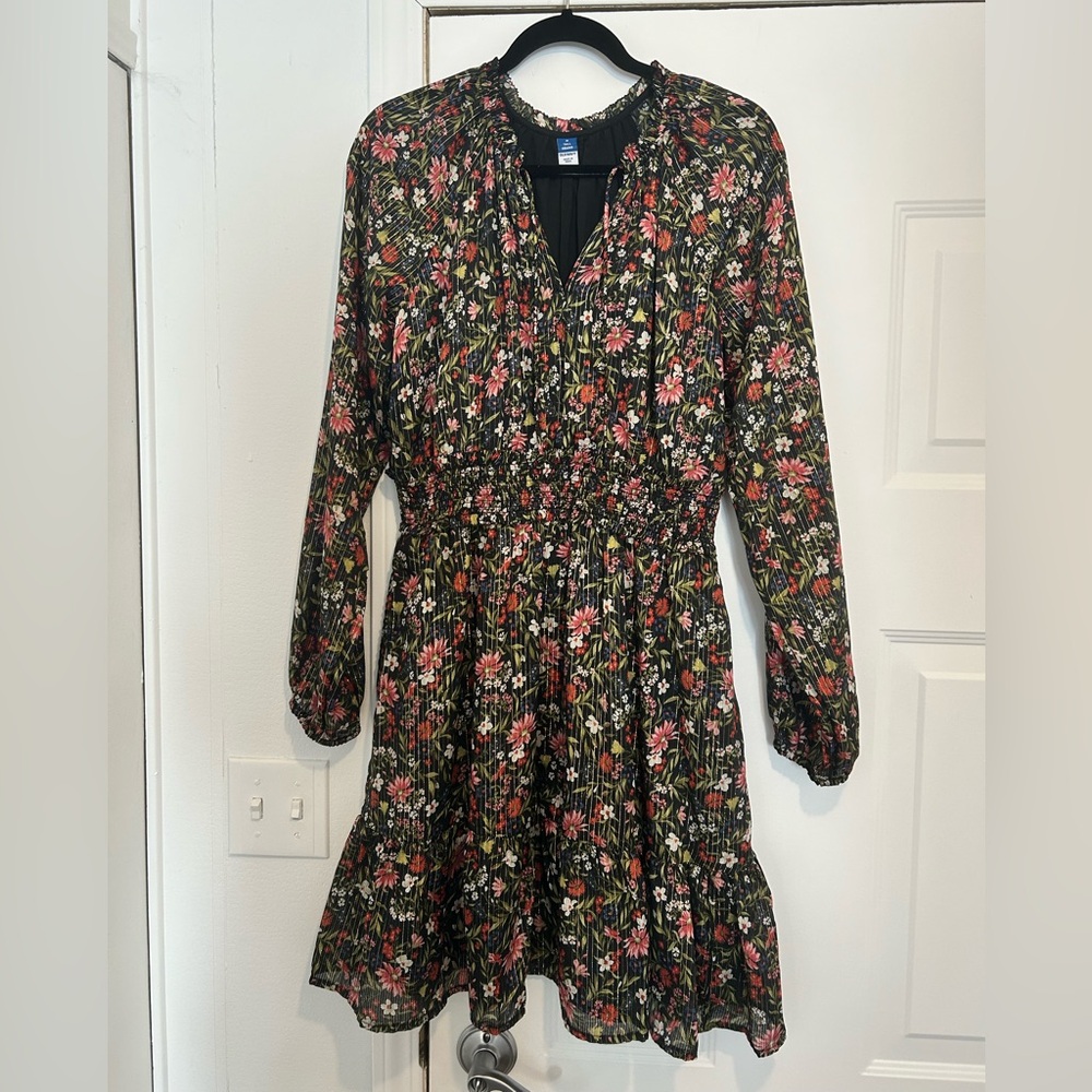 Old Navy Black Floral Long Sleeved Midi Dress. Size Med Tall
